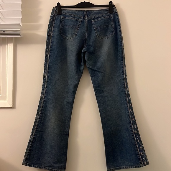 No Boundaries Lace Up side Floral embroidered Jeans - Picture 5 of 5